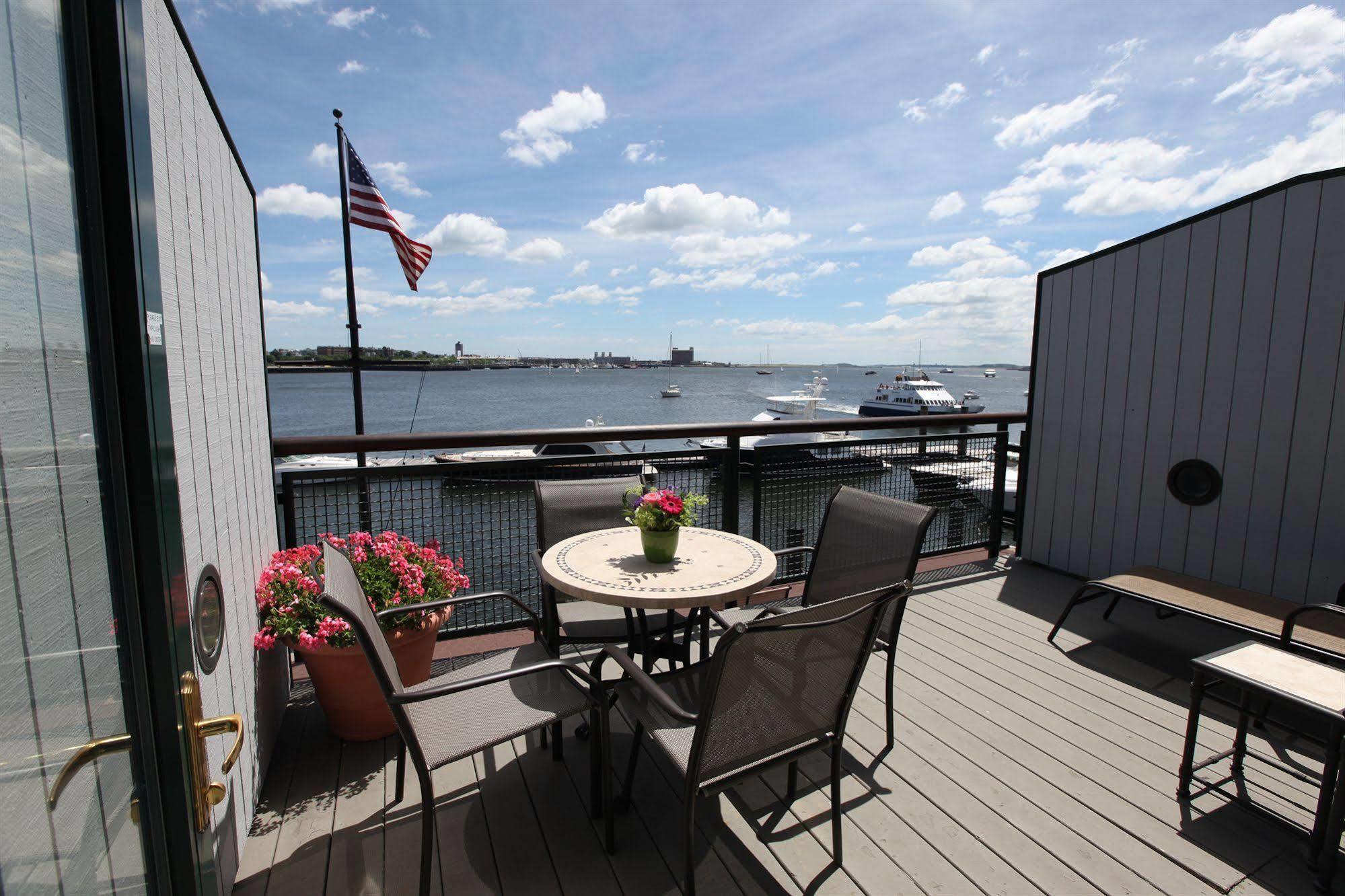 Boston Yacht Haven Hotel Buitenkant foto